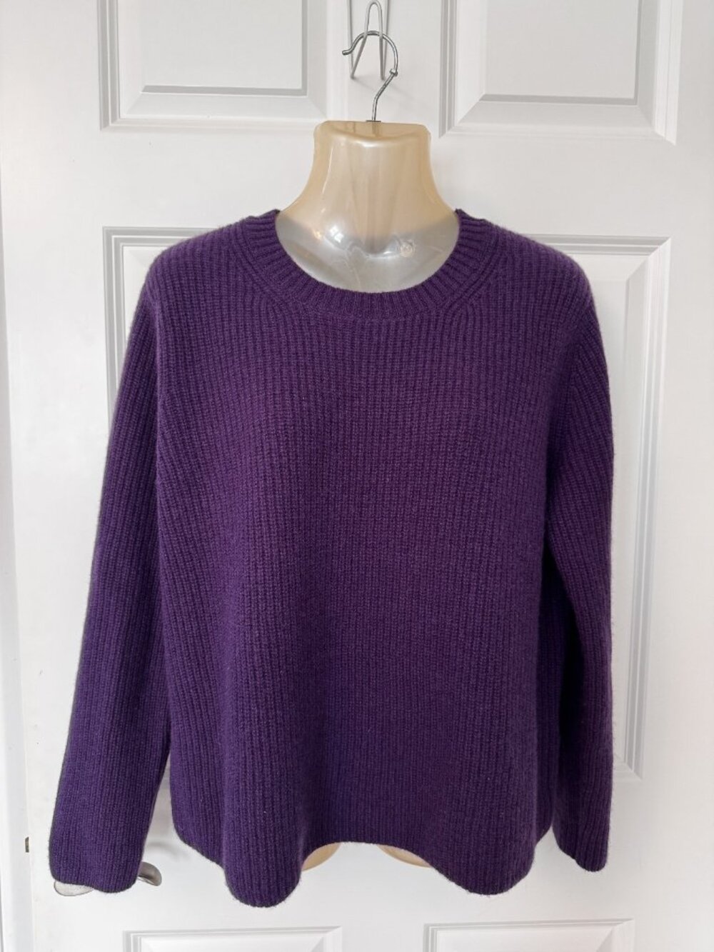 Banana Republic Lucia Relaxed Ribbed Cashmere Sweater Plum Purple Size L - Picture 4 of 13